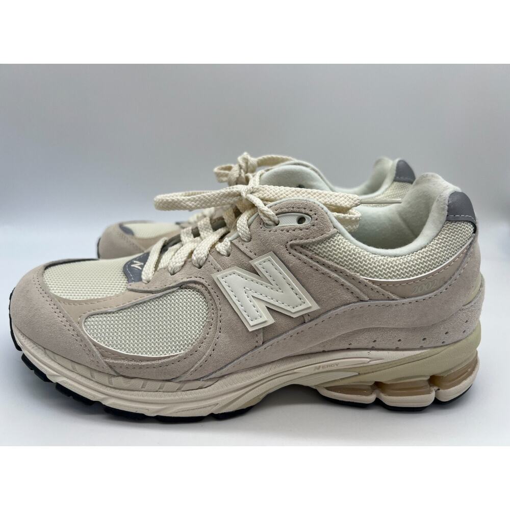 New Balance 2002R Calm Taupe M2002RCC Sneakers Size M6/ W7.5 - Picture 2 of 12